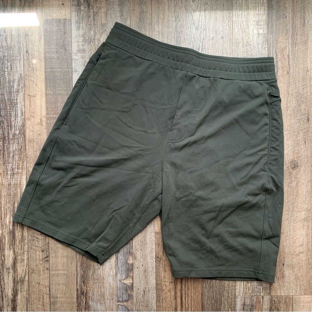 Public Rec Men’s Daymaker Shorts Size 32 Regular Hunter Green Pockets